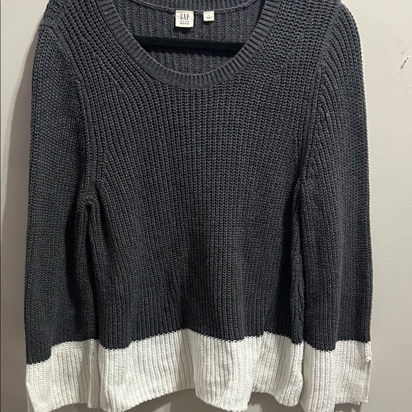 GAP Charcoal and White Crew Neck Sweater - Picture 4 of 11